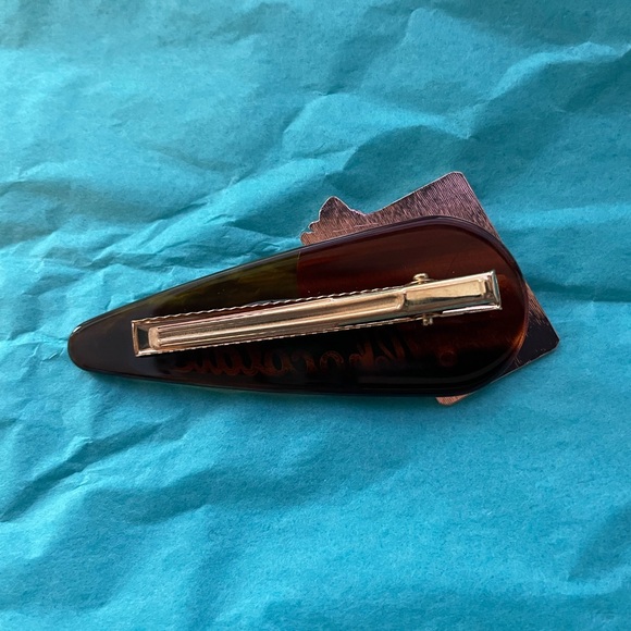 Flower Knows Accessory Bundle! 2 bags, scrunchie, & barrette - Picture 4 of 4